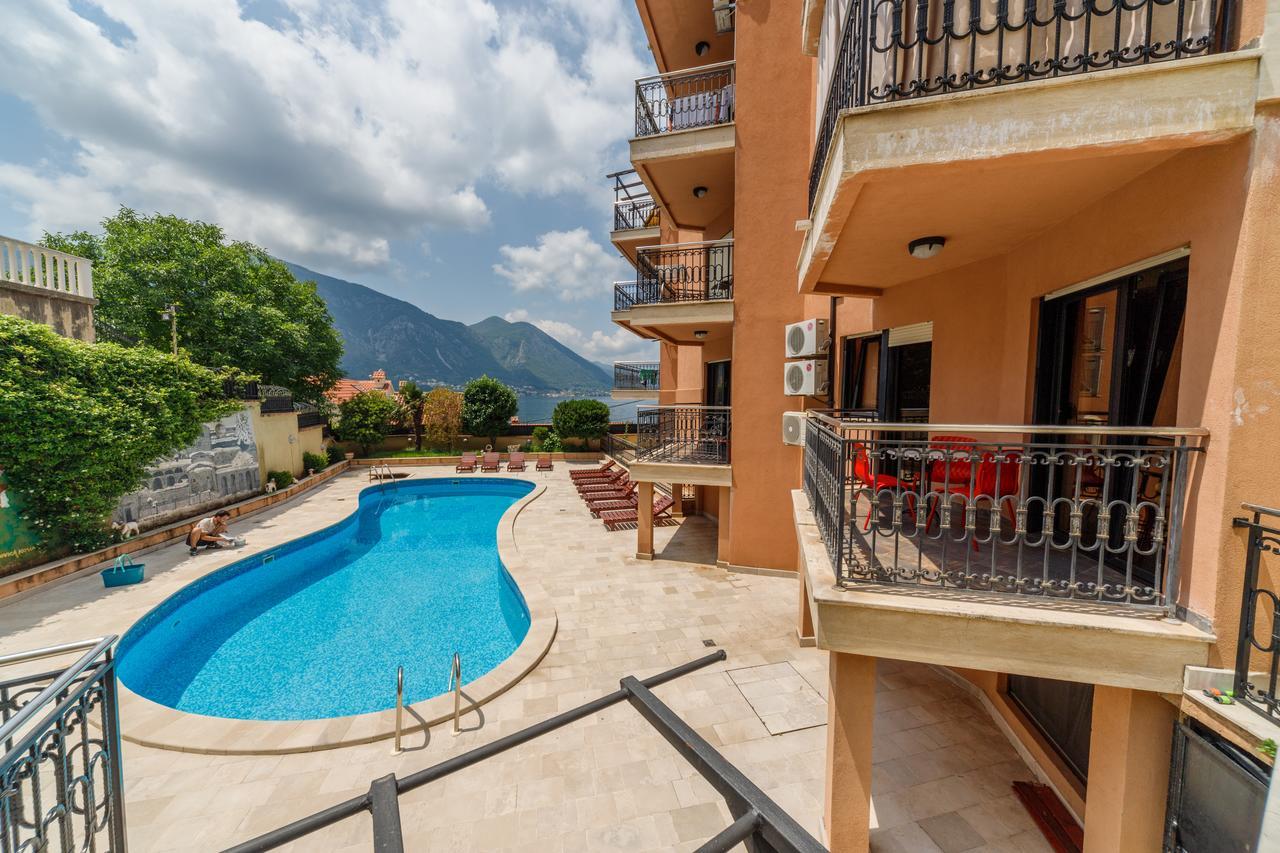 Apartments Coral Kotor Eksteriør billede
