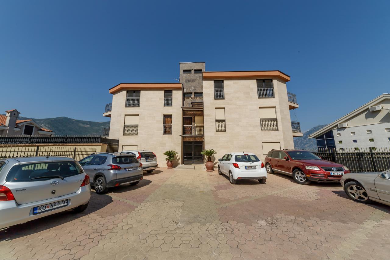 Apartments Coral Kotor Eksteriør billede