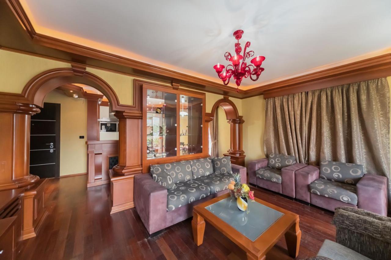Apartments Coral Kotor Eksteriør billede