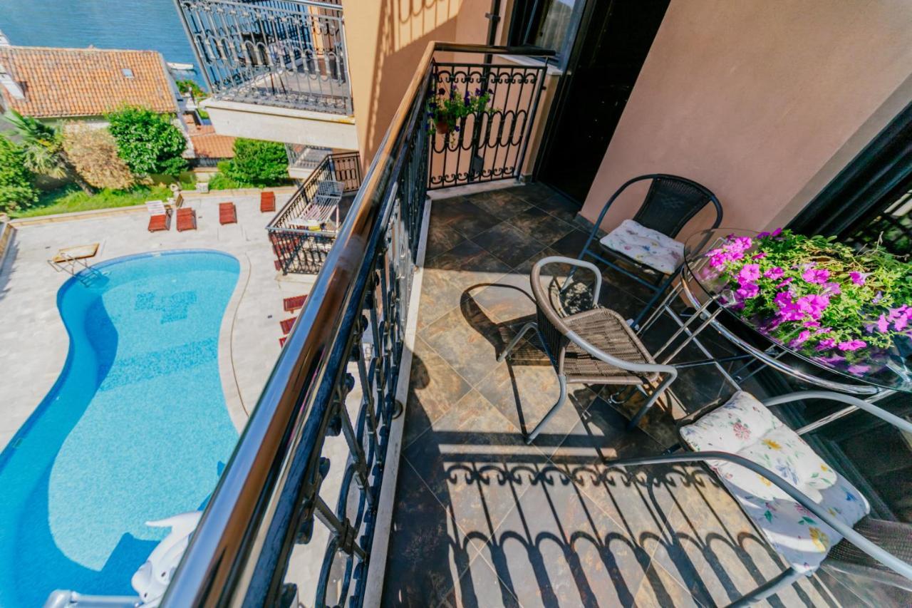 Apartments Coral Kotor Eksteriør billede